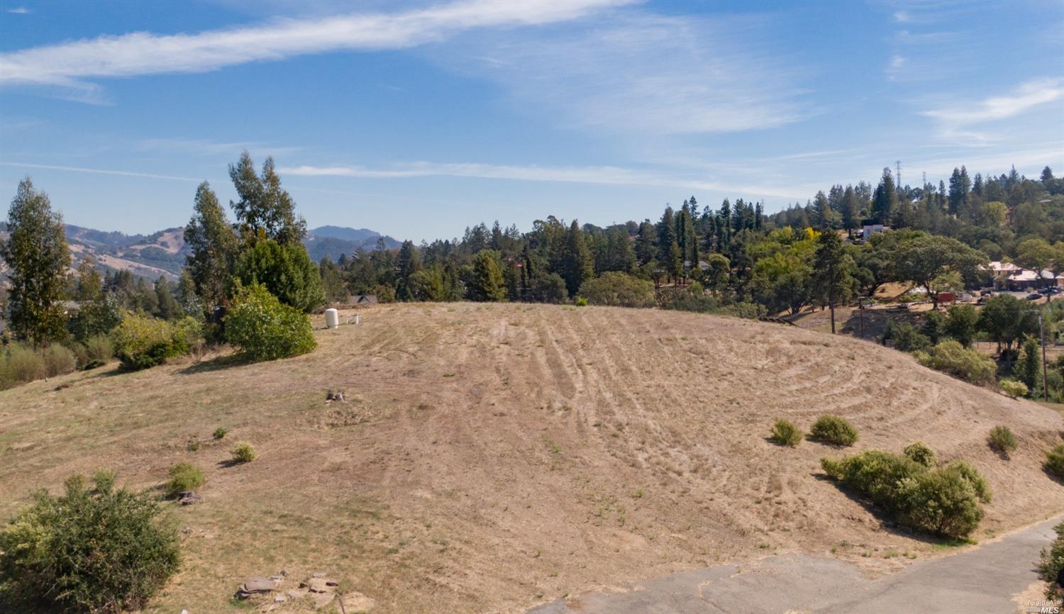 3437 Hidden Hills Dr