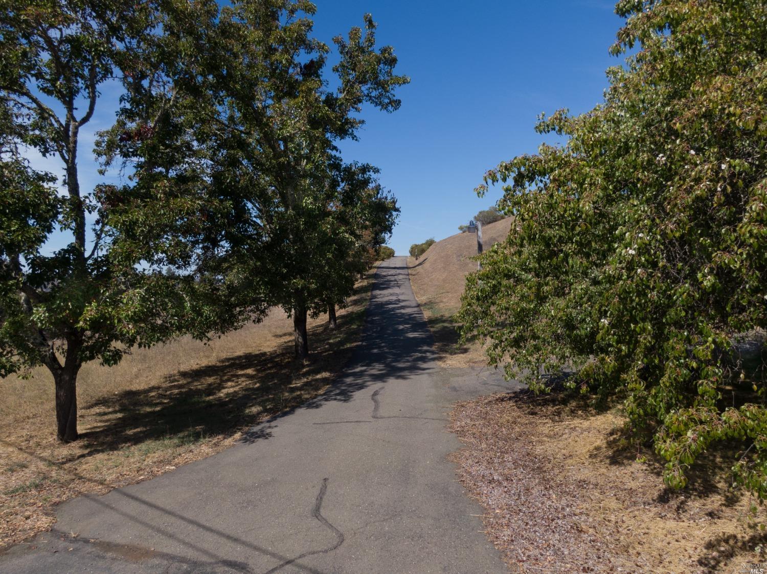 3437 Hidden Hills Dr