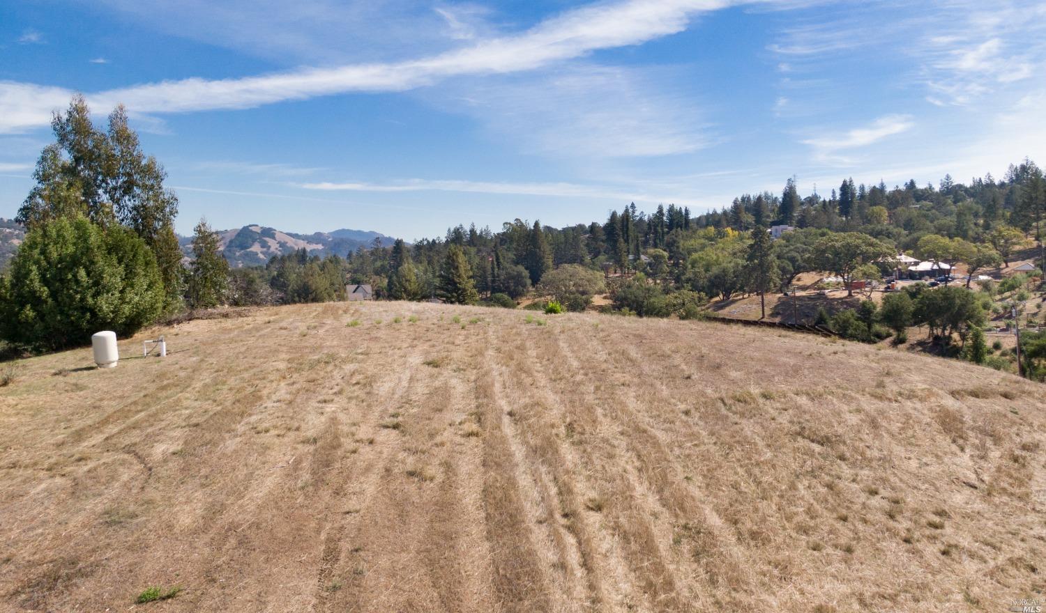 3437 Hidden Hills Dr