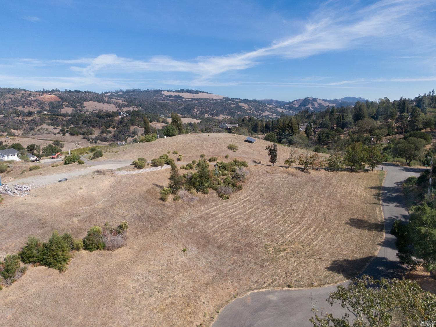 3437 Hidden Hills Dr