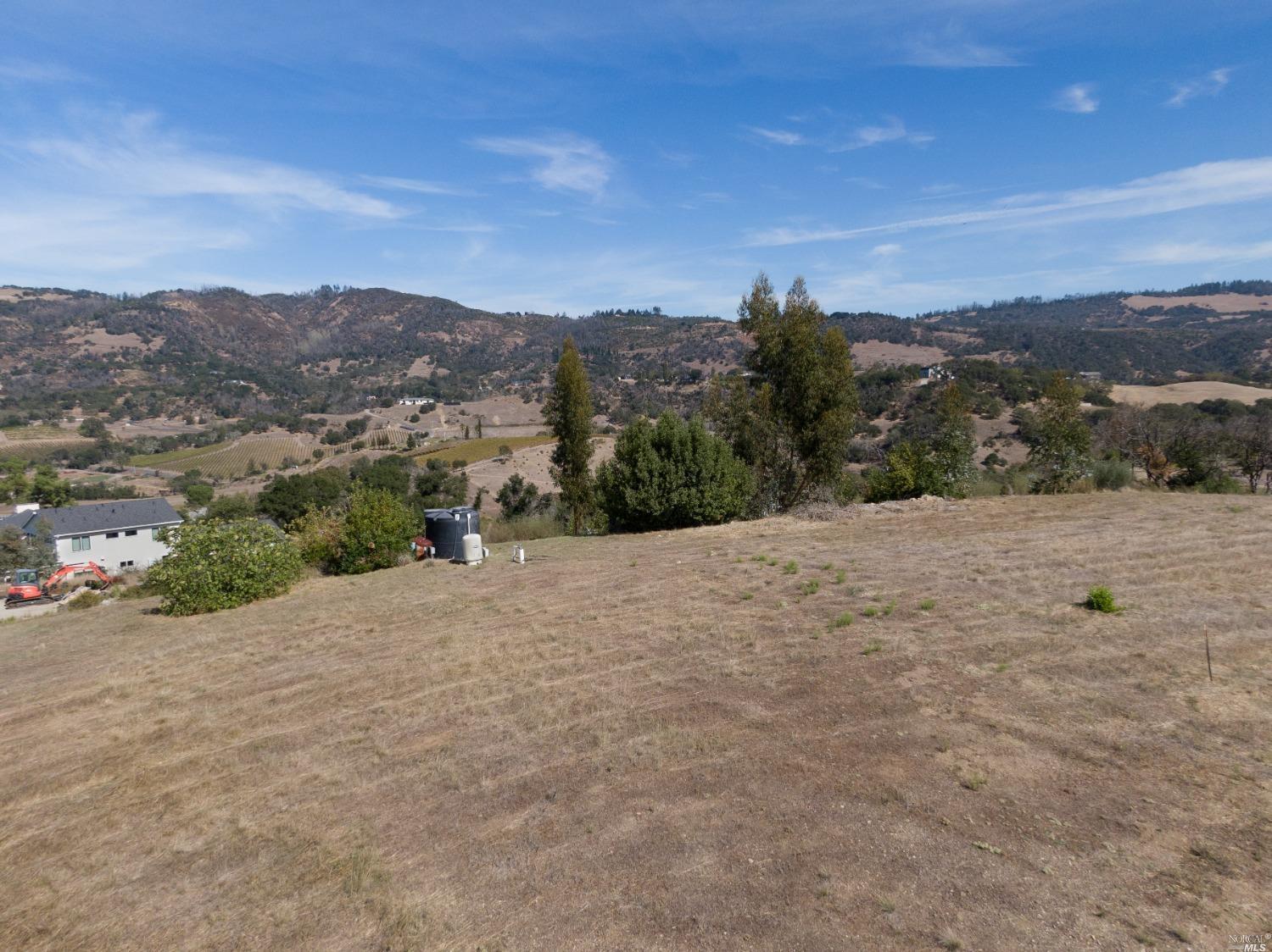 3437 Hidden Hills Dr