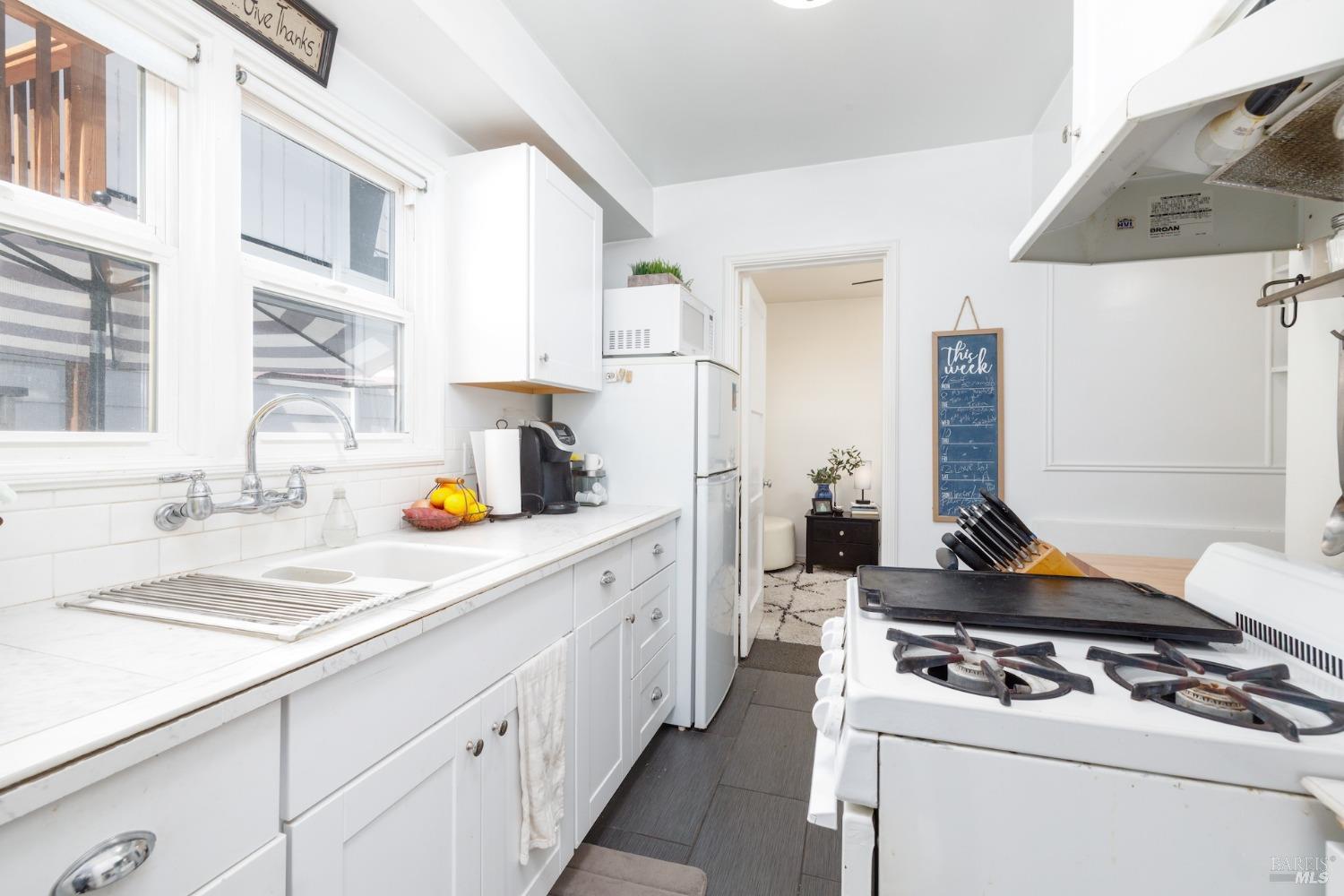 615-623 Mcdonald Ave