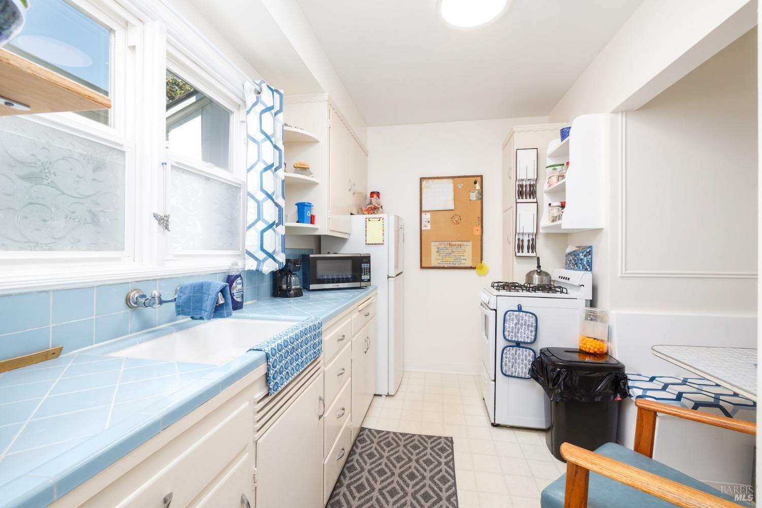 615-623 Mcdonald Ave