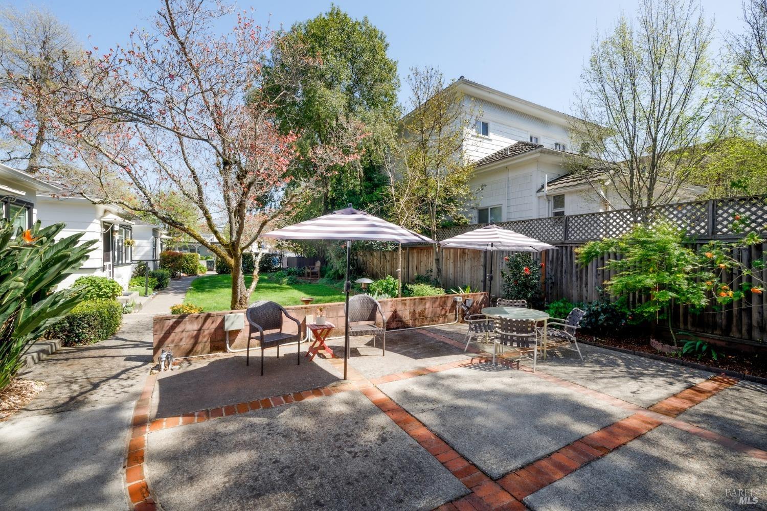 615-623 Mcdonald Ave