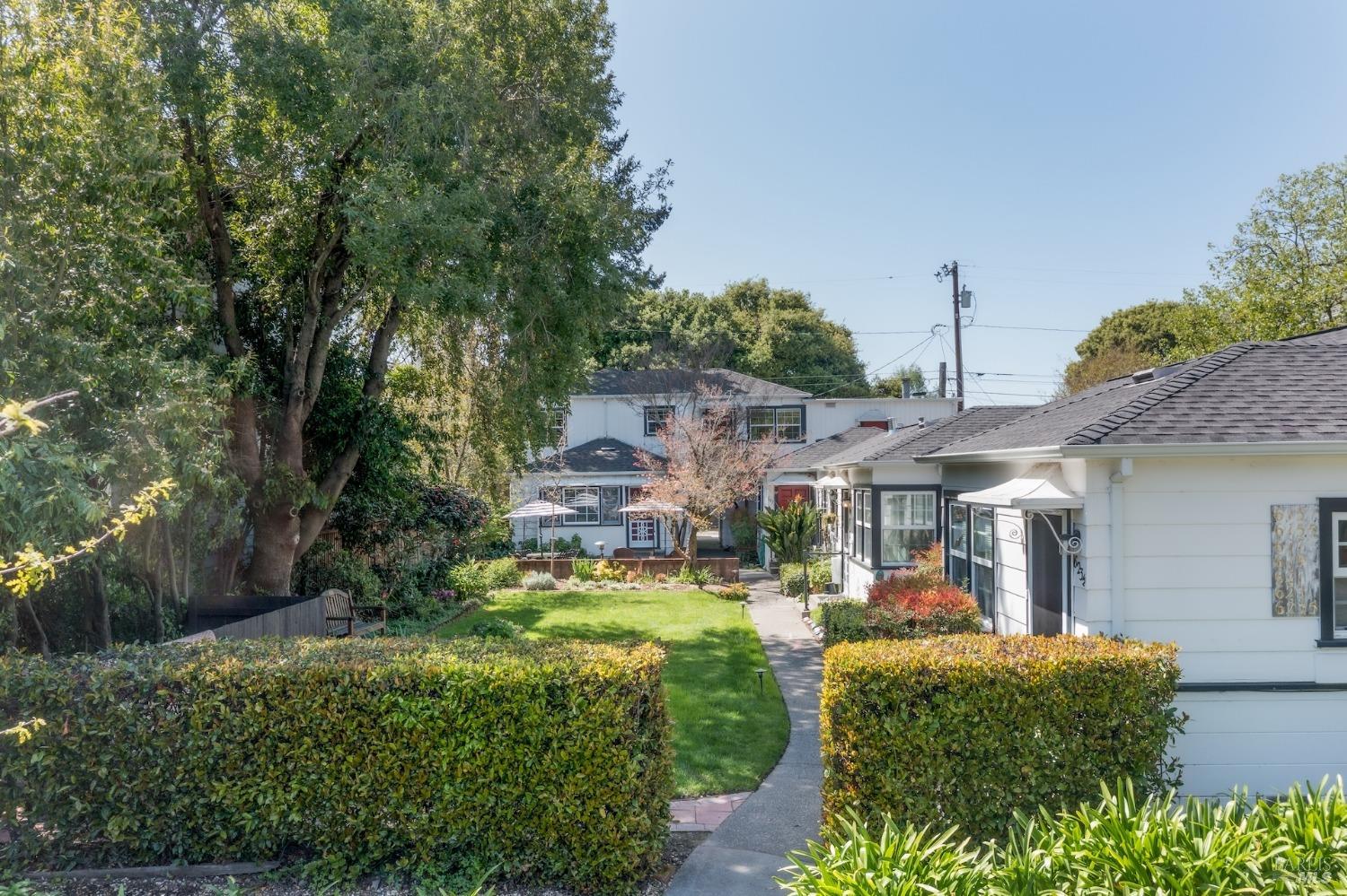 615-623 Mcdonald Ave