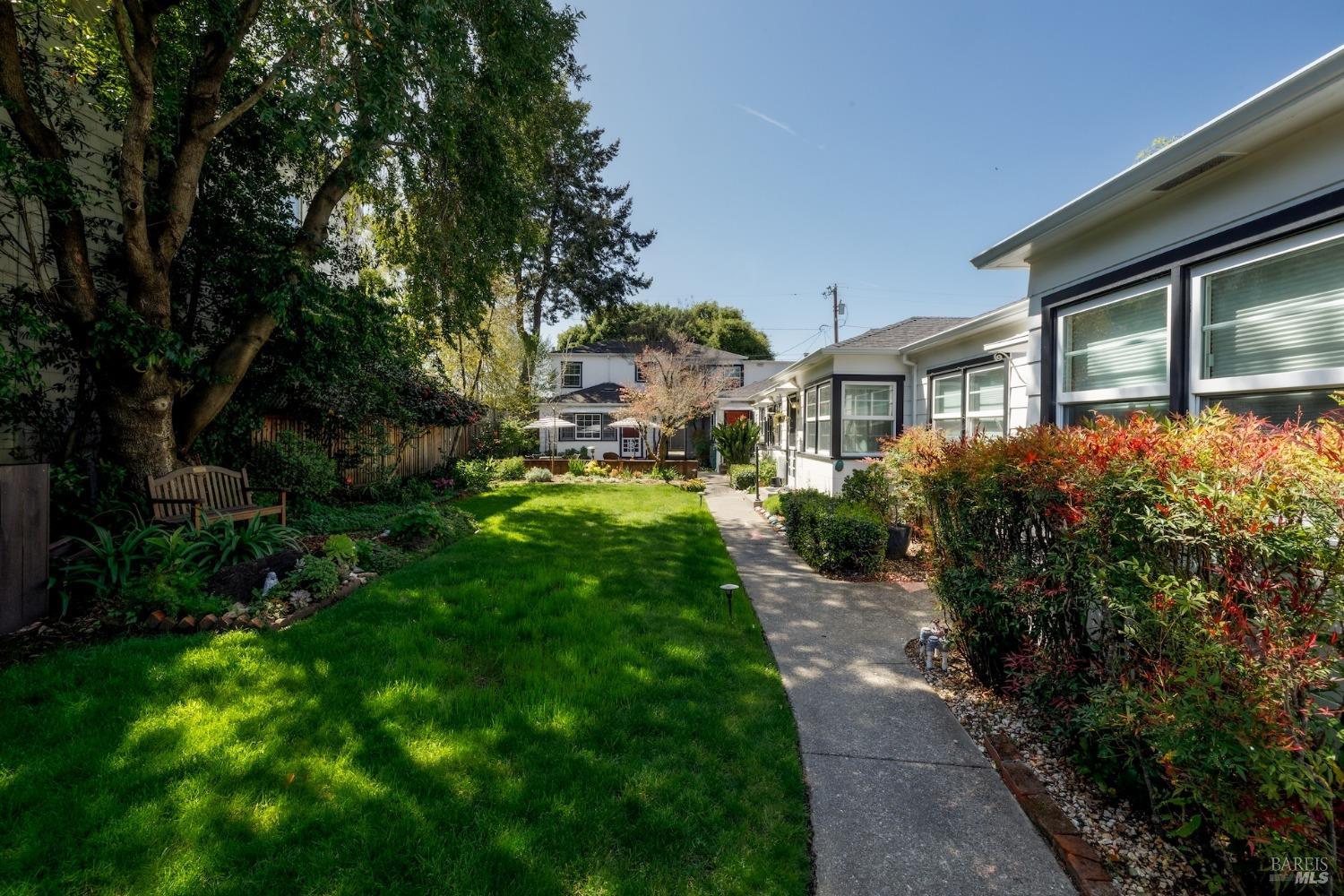 615-623 Mcdonald Ave