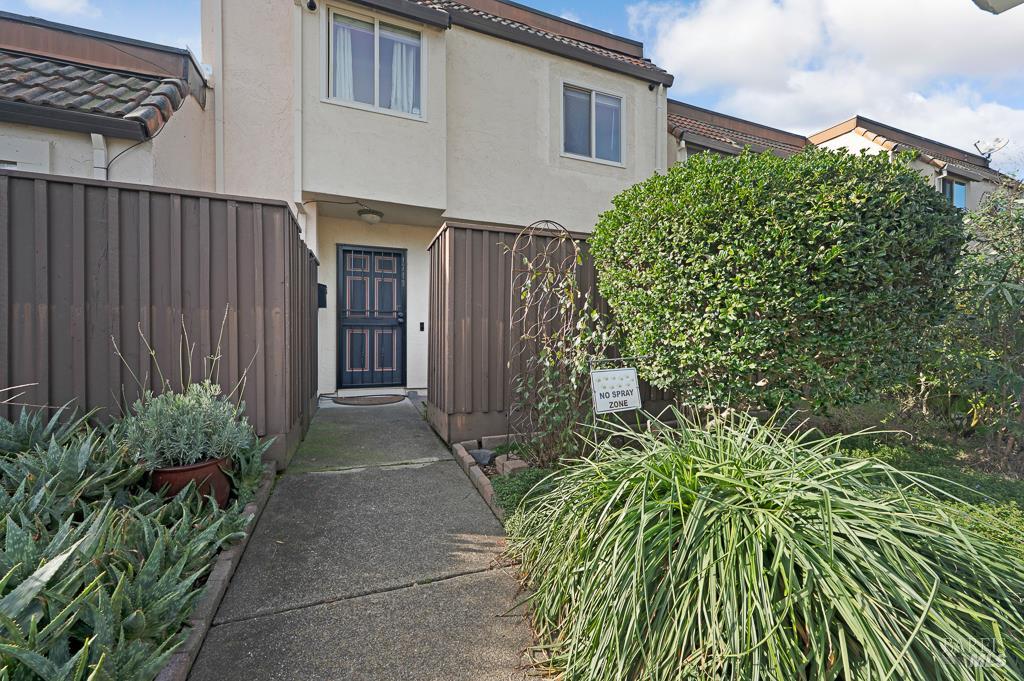 1749 Las Raposas Court