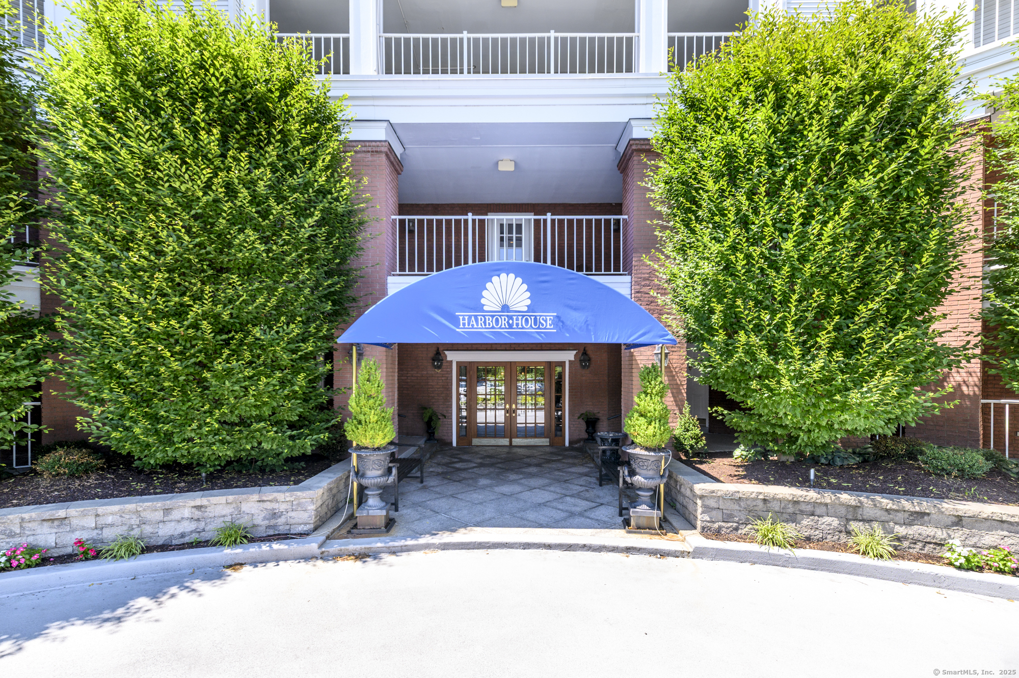 43 Harbor Drive APT 104
