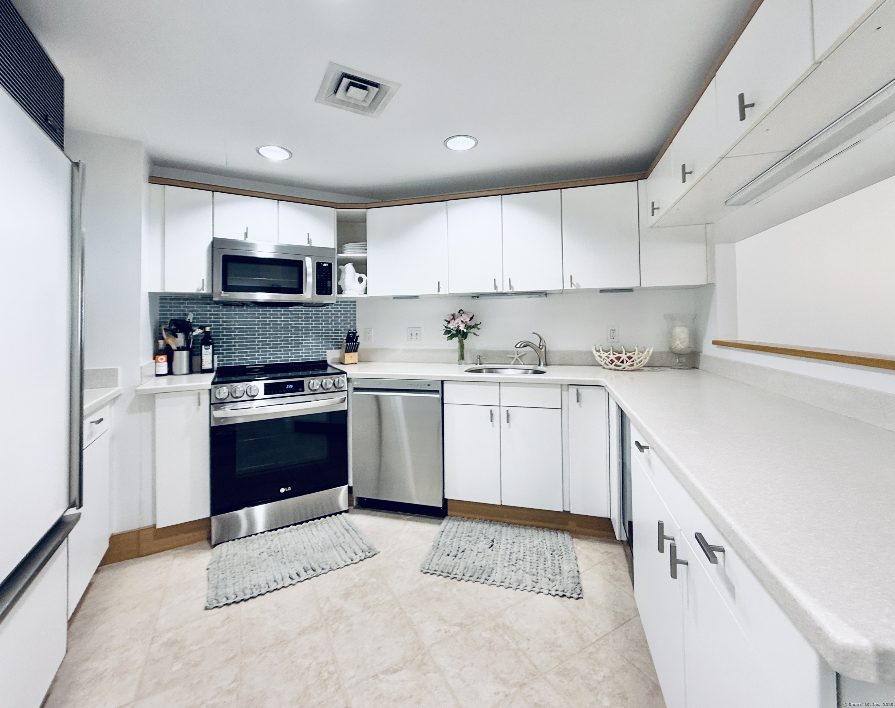 43 Harbor Drive APT 104