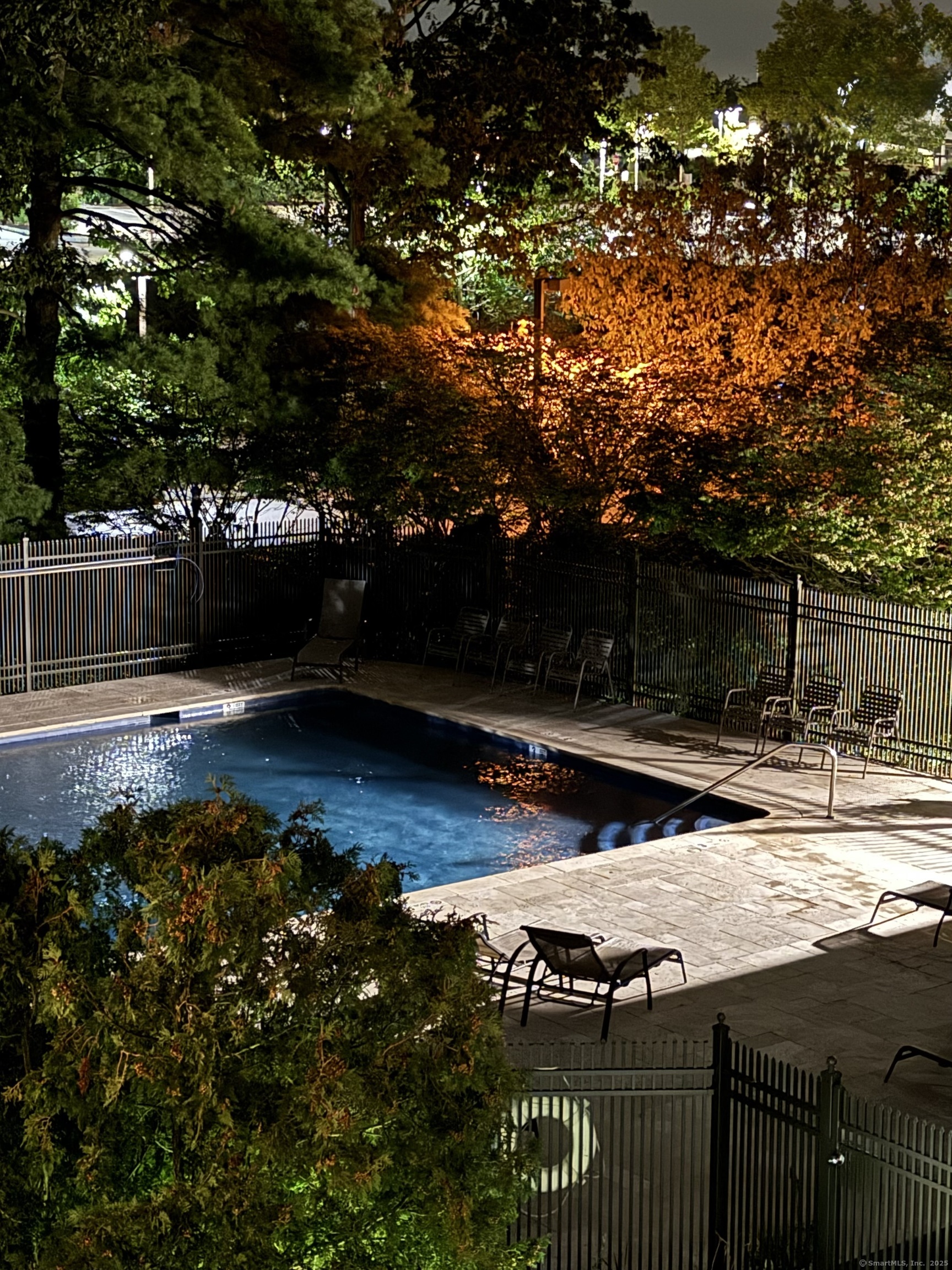 105 Harbor Drive APT 106