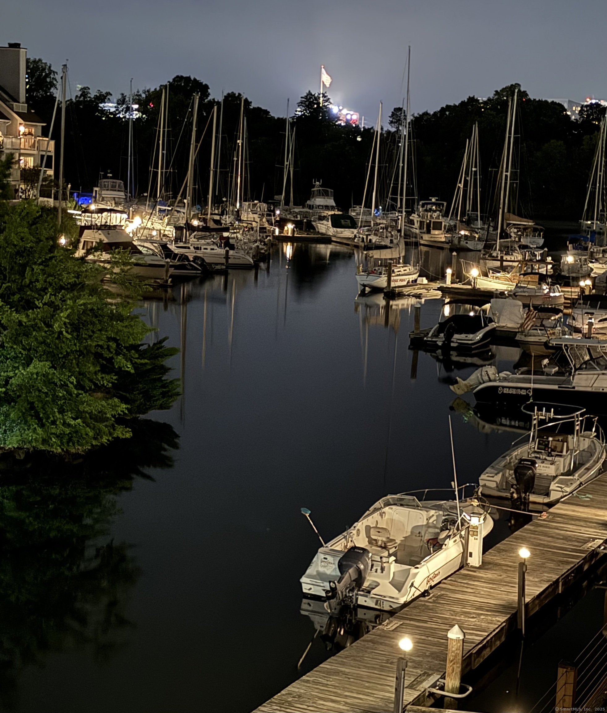 105 Harbor Drive APT 106