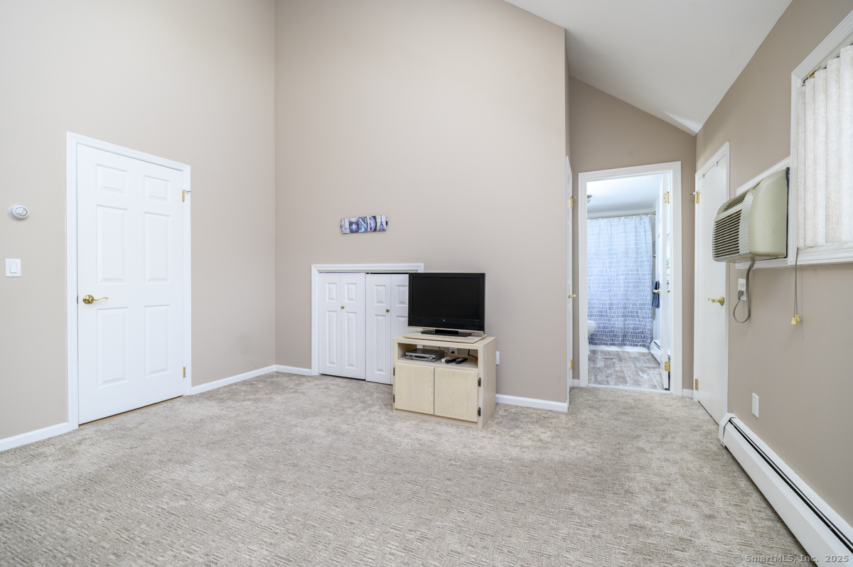 105 Harbor Drive APT 106