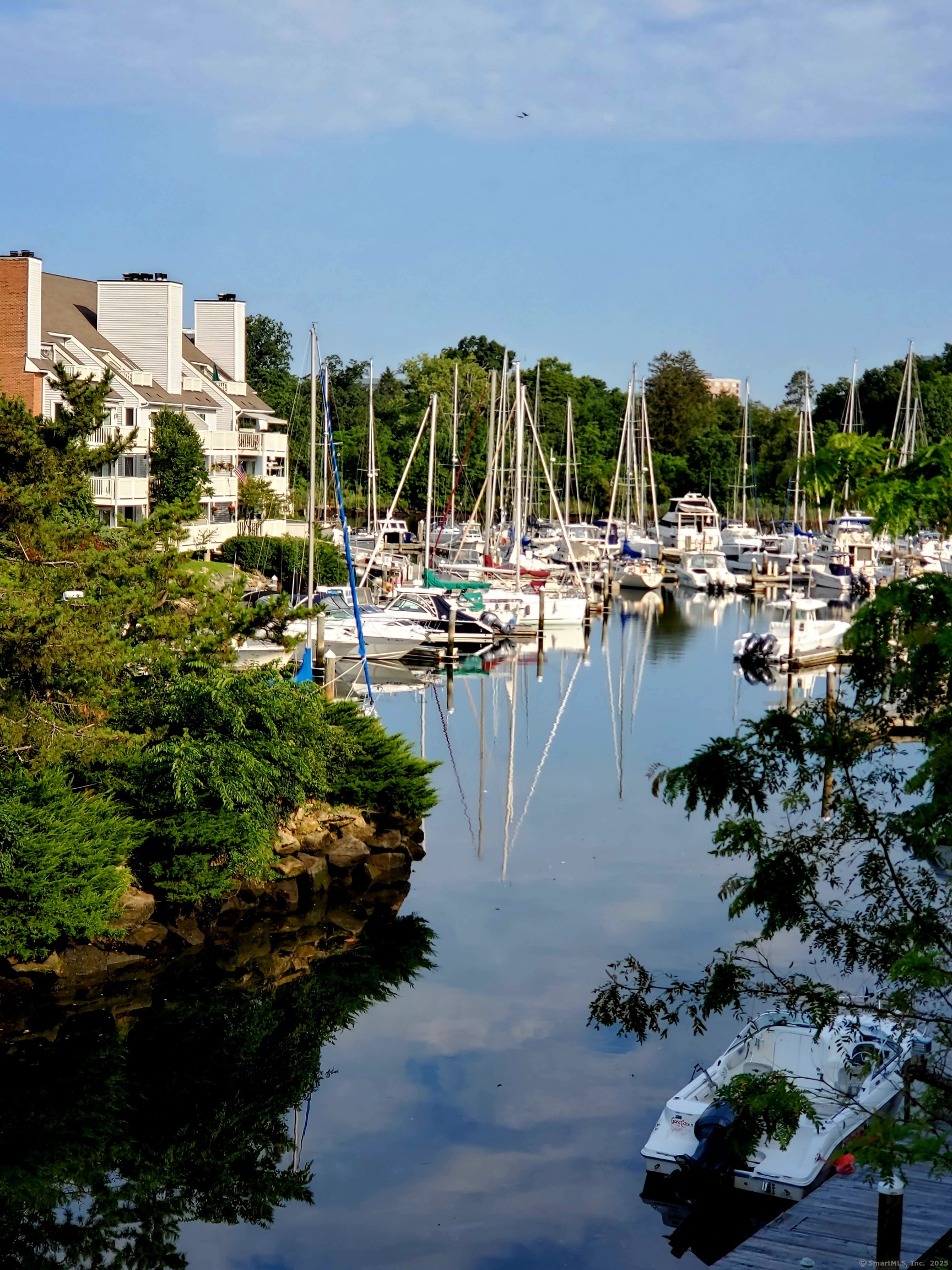 105 Harbor Drive APT 106
