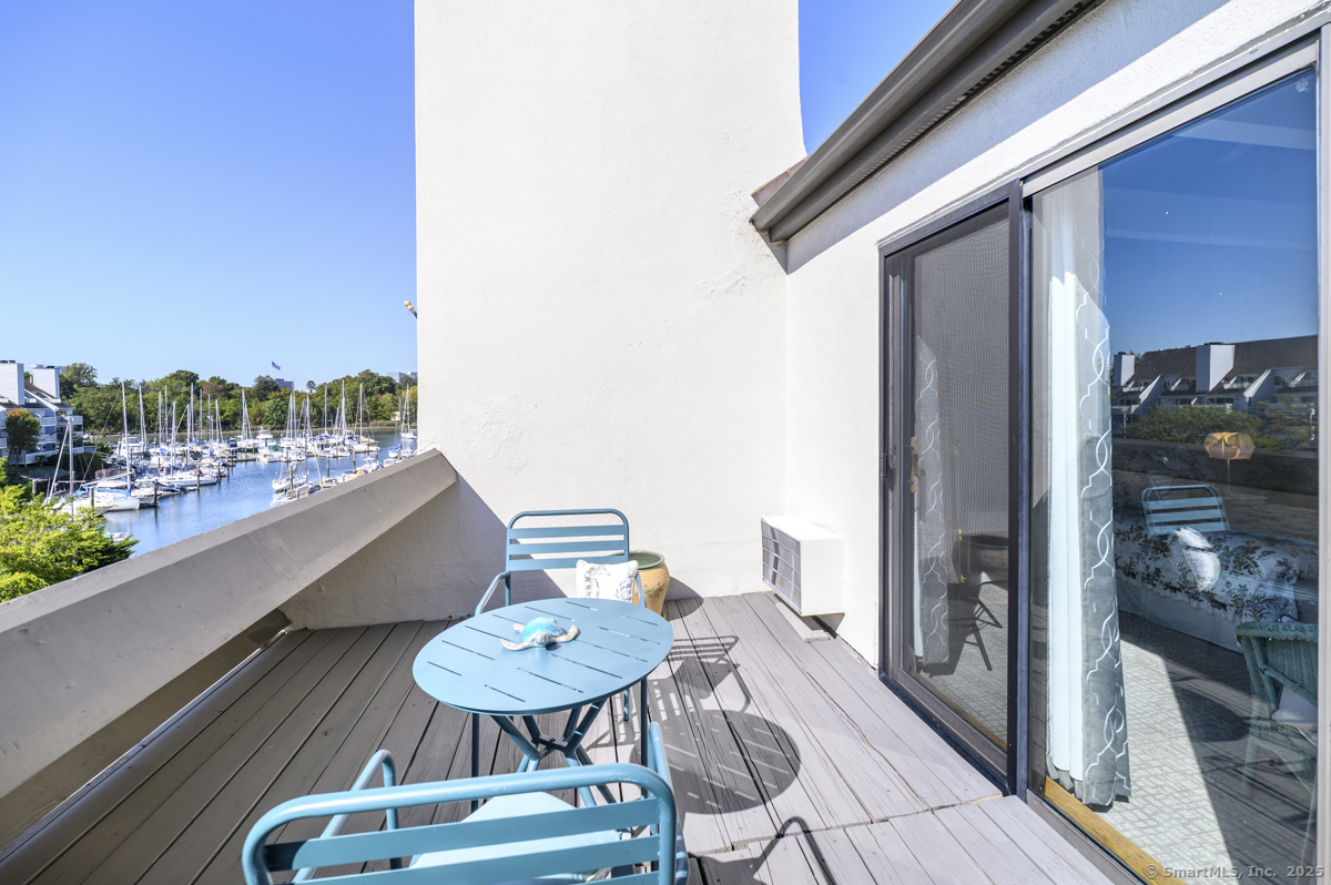 105 Harbor Drive APT 106