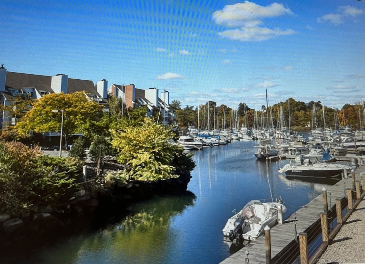 105 Harbor Drive APT 106