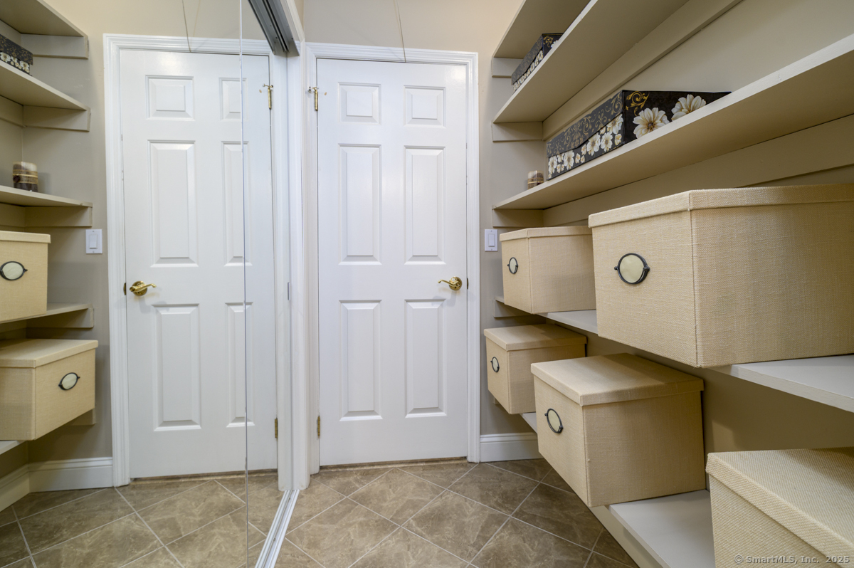 105 Harbor Drive APT 106