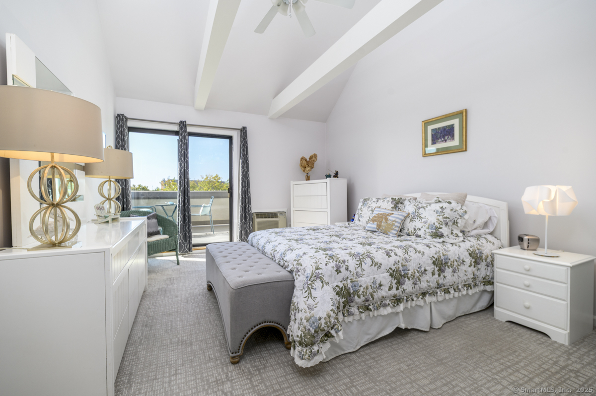 105 Harbor Drive APT 106