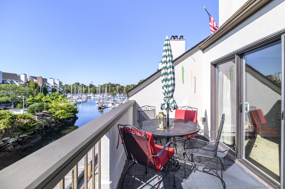 105 Harbor Drive APT 106