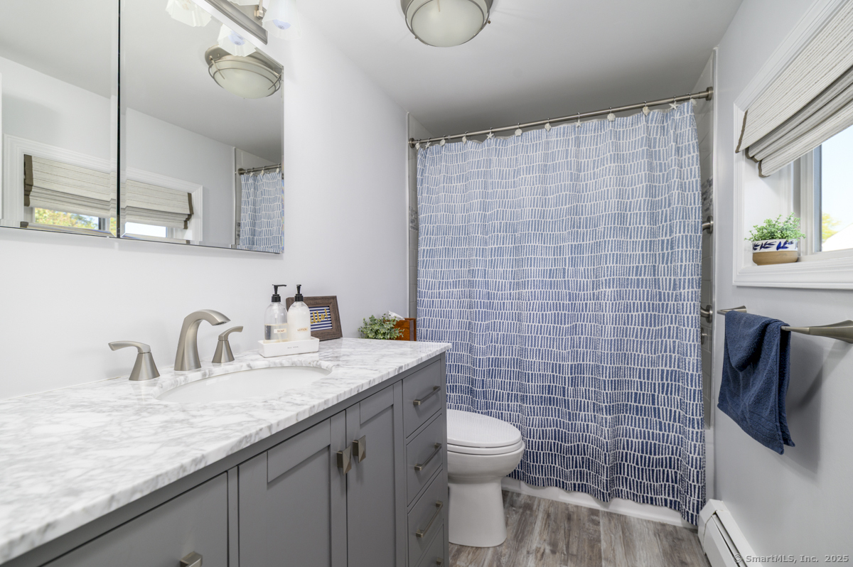 105 Harbor Drive APT 106