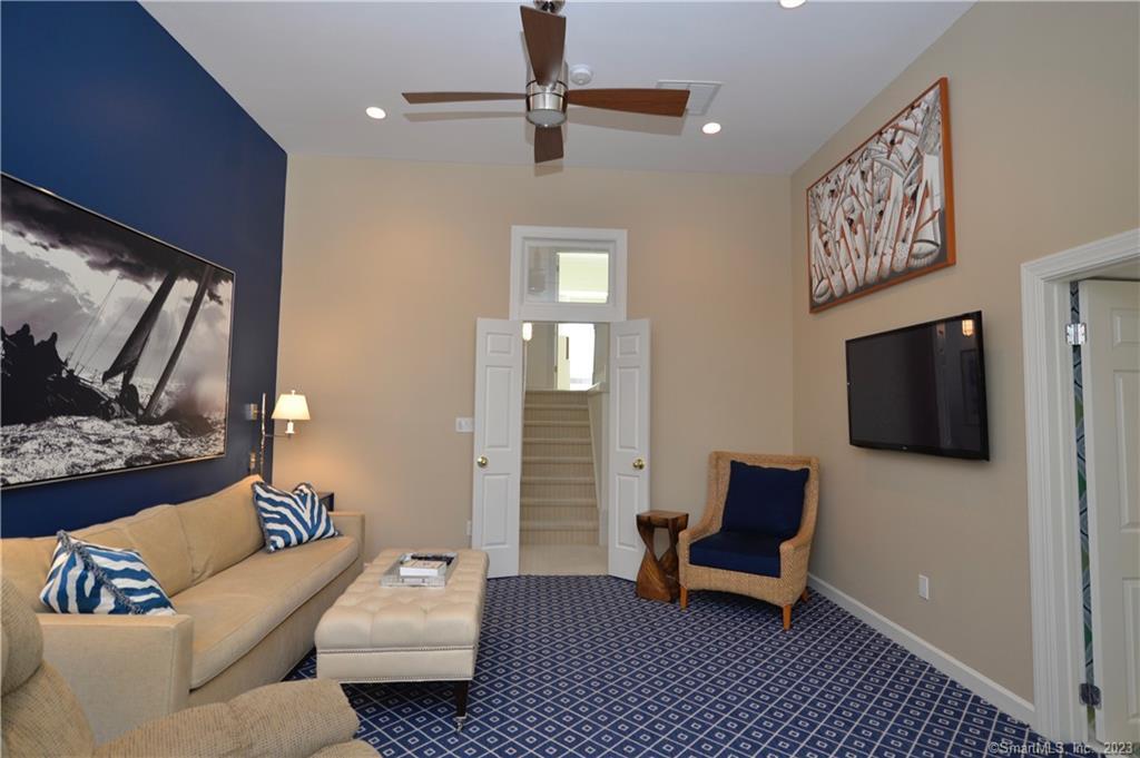 123 Harbor Drive APT 512