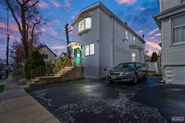 12 Voorhees Place