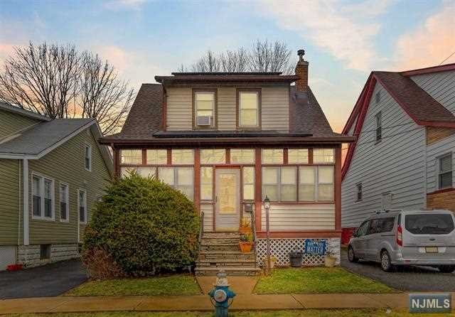48 Oakland Street