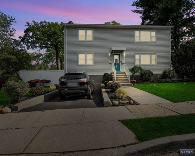 308 White Street