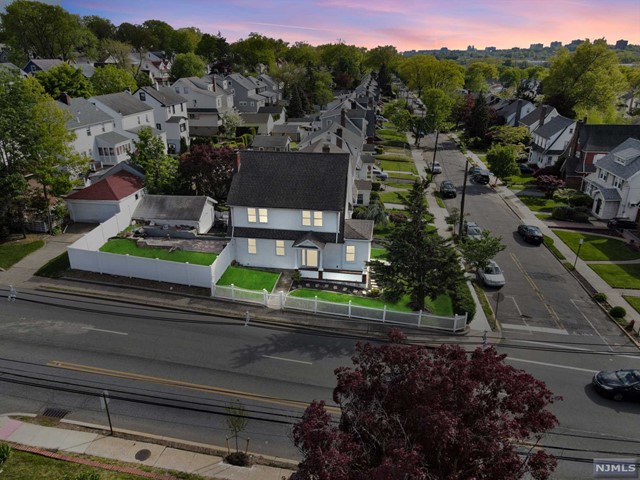 2 Hamilton Avenue