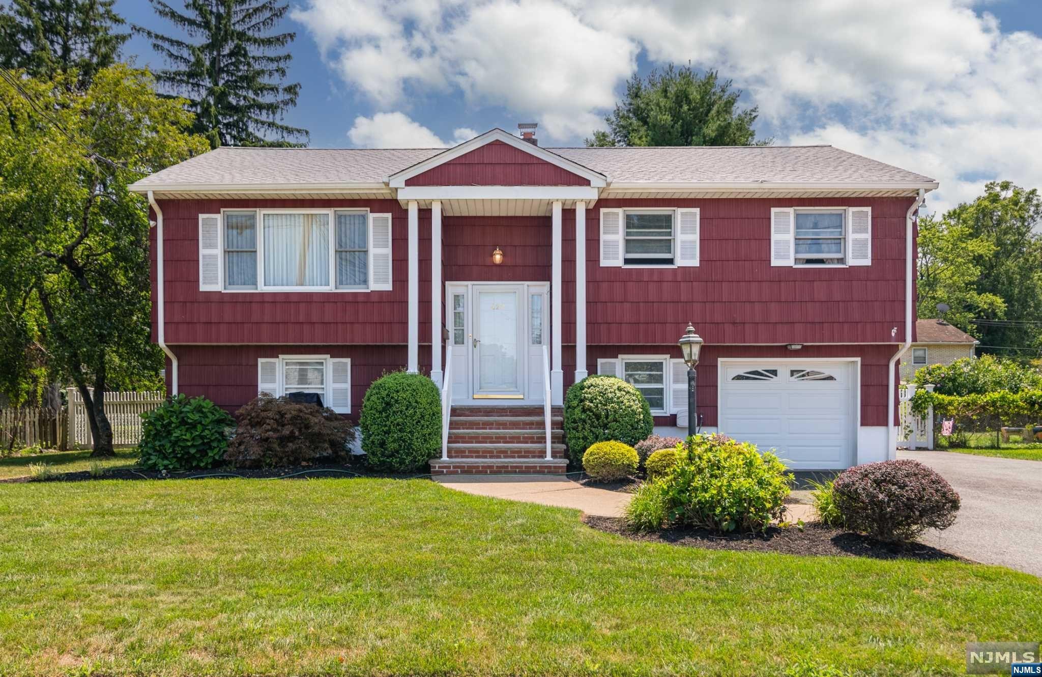 422 Magnolia Avenue