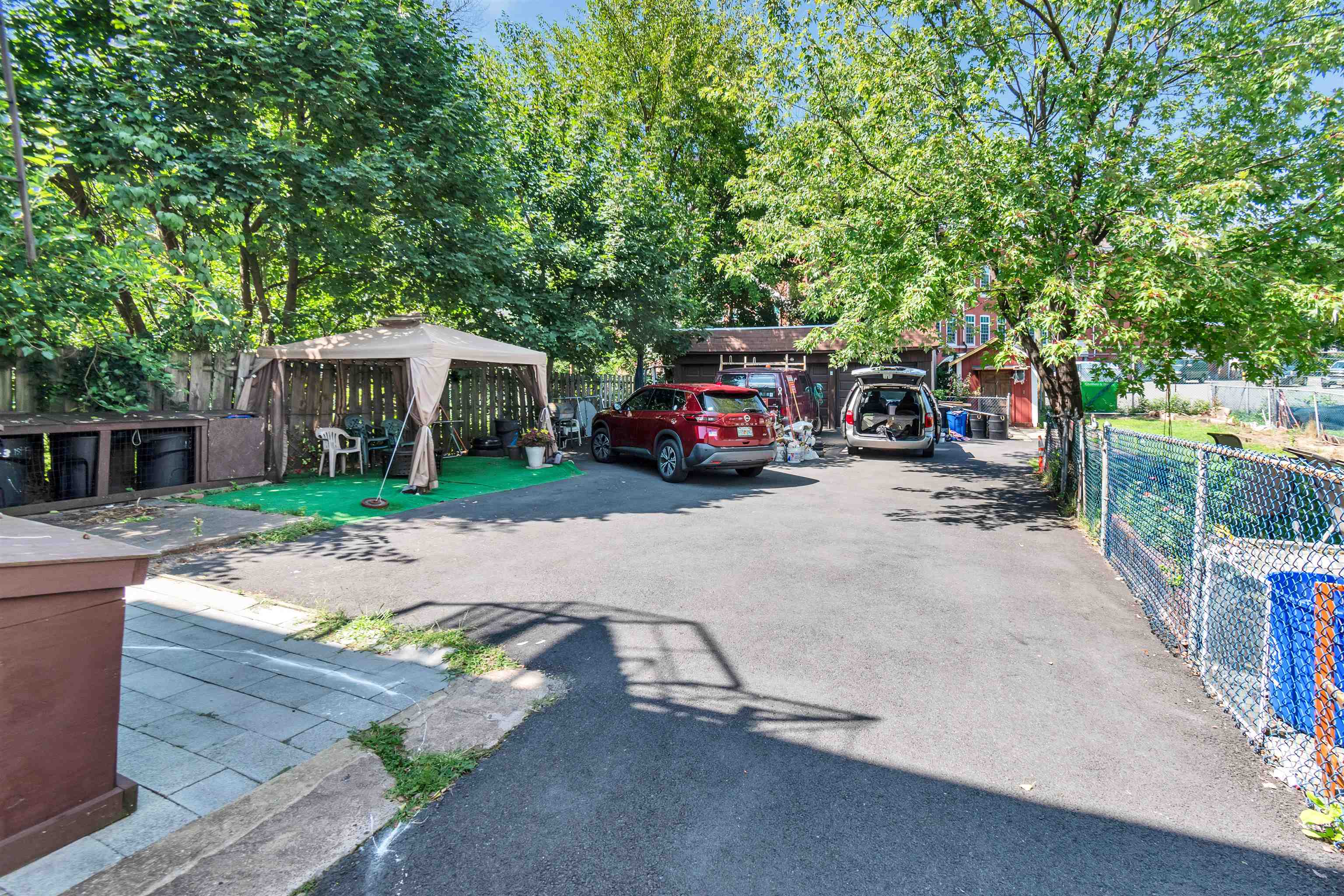 111 WILLOW AVE