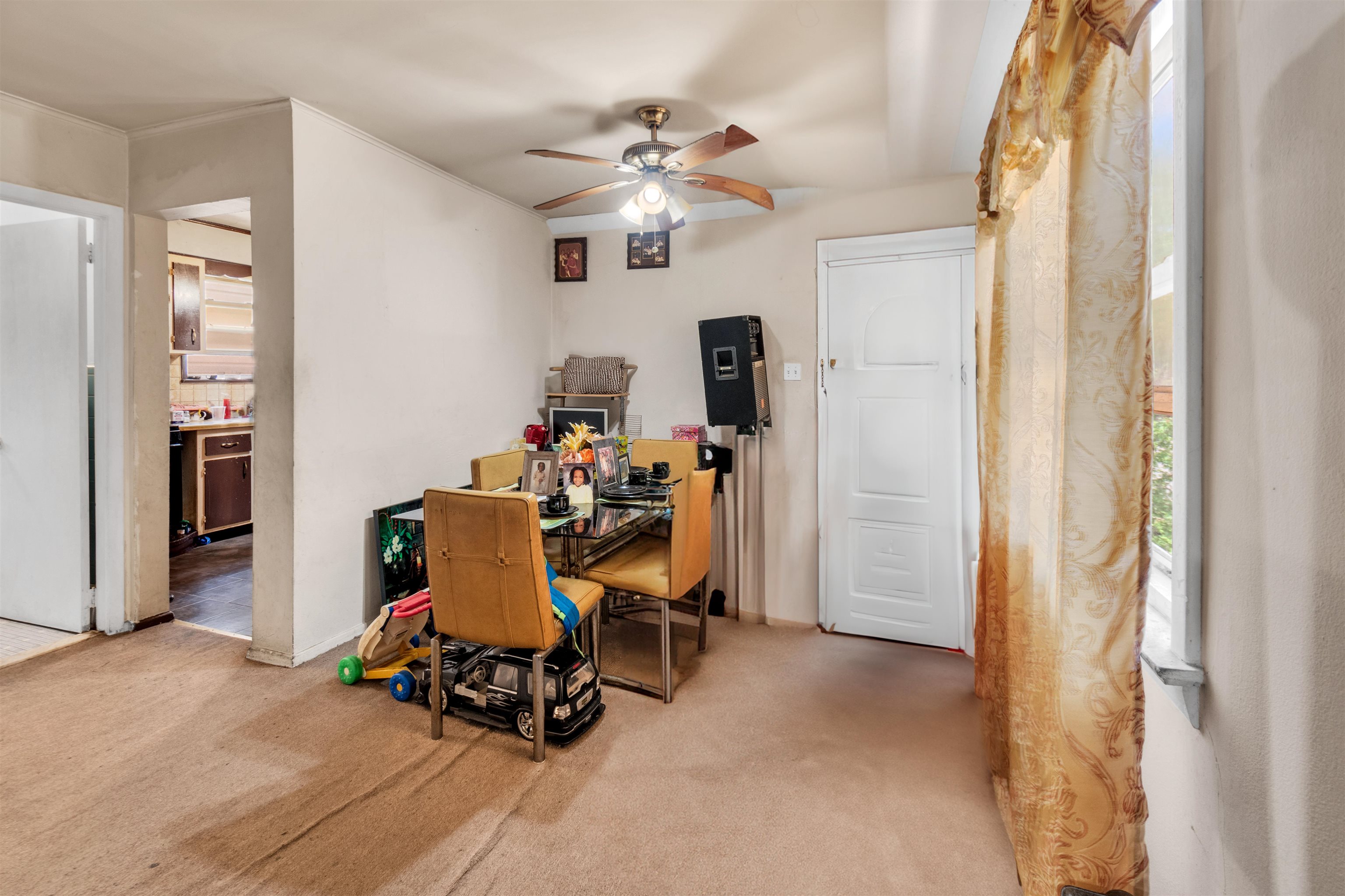 111 WILLOW AVE