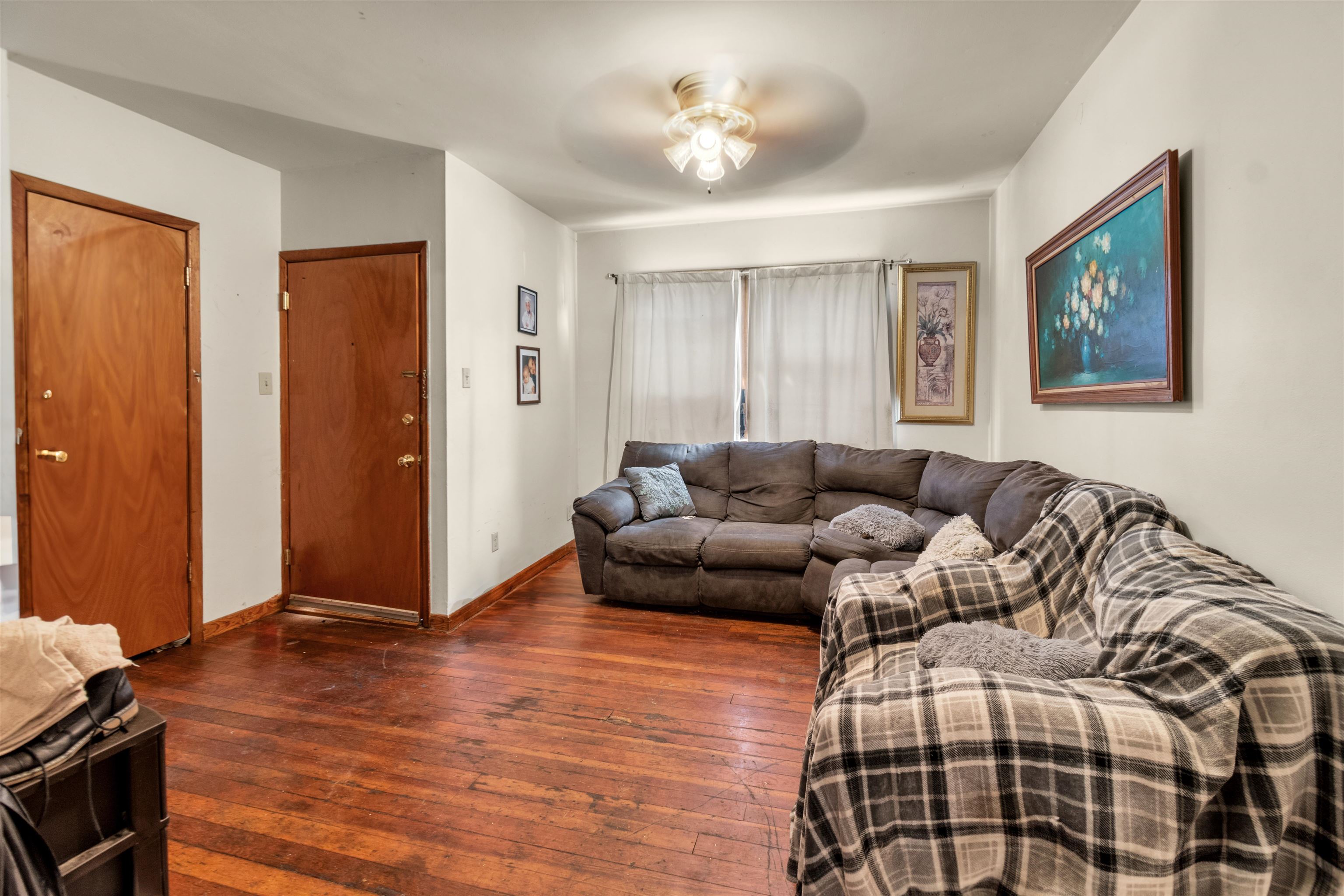 111 WILLOW AVE