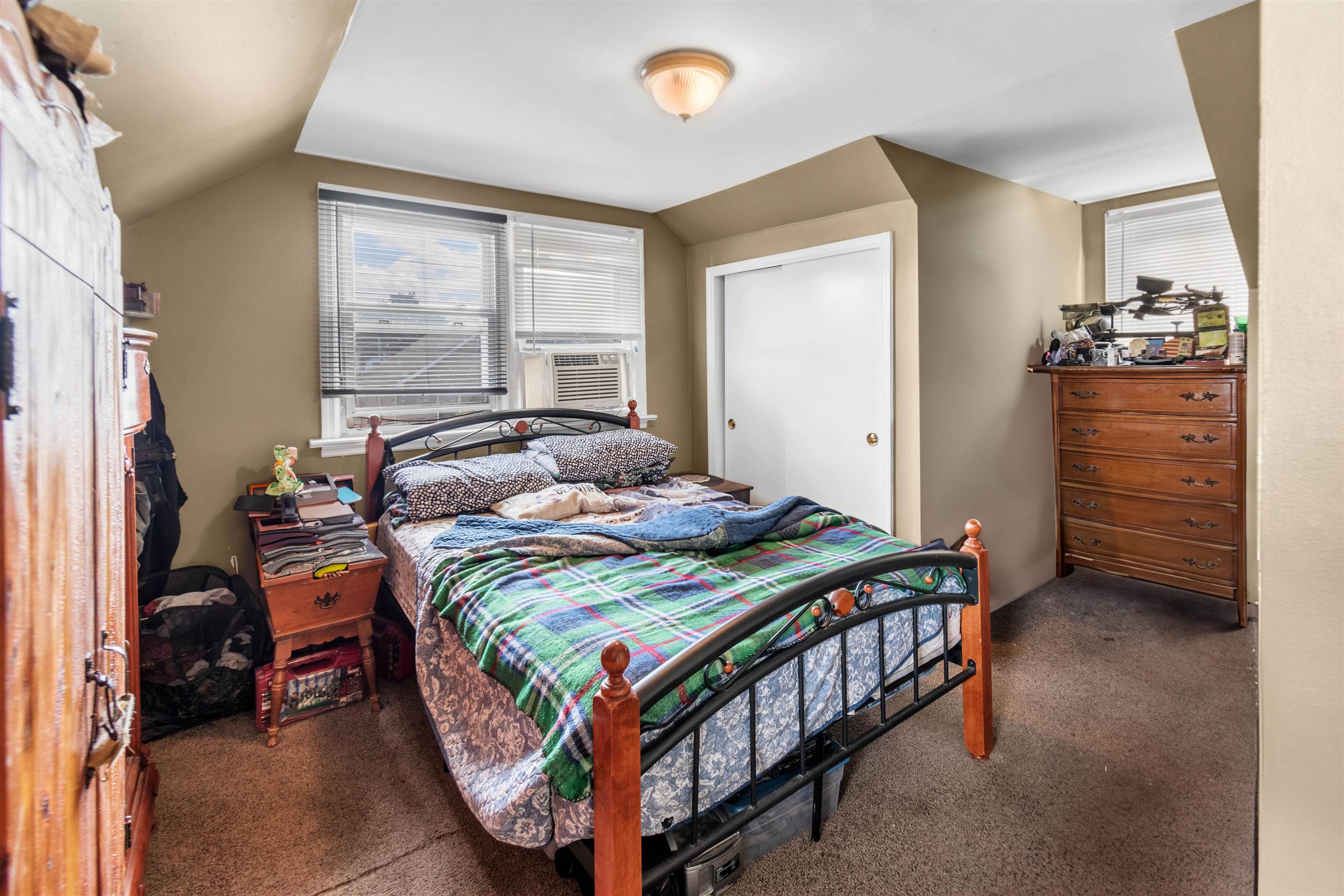 111 WILLOW AVE