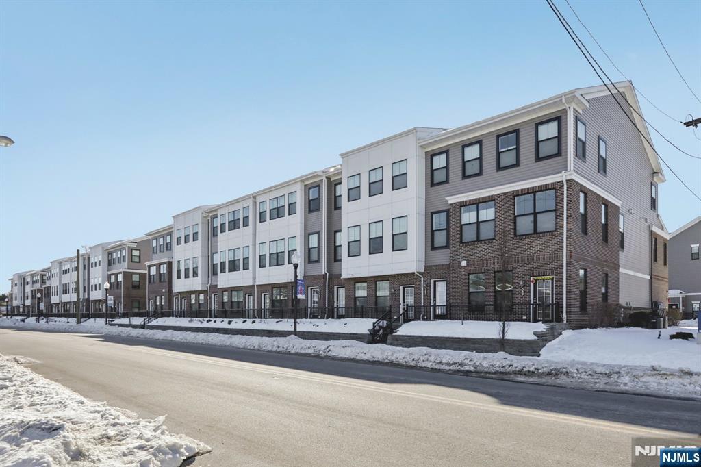 379 Main