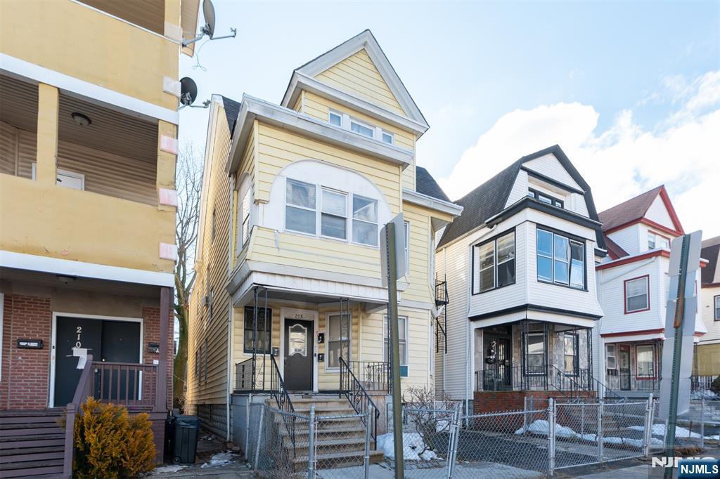 208 19th Street