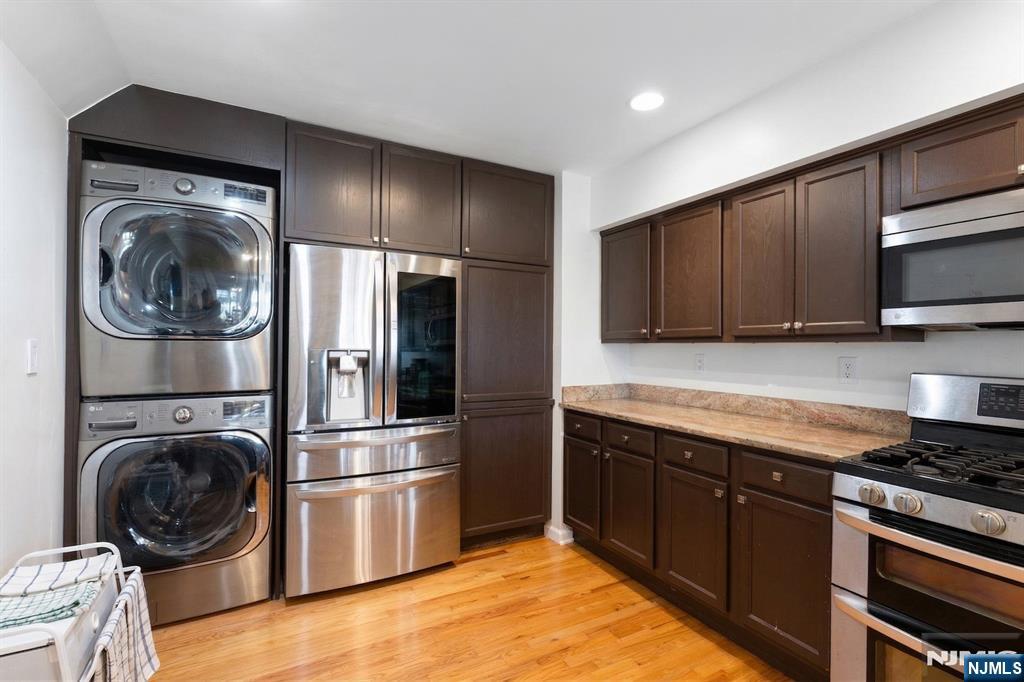 30 Mountain Avenue 11
