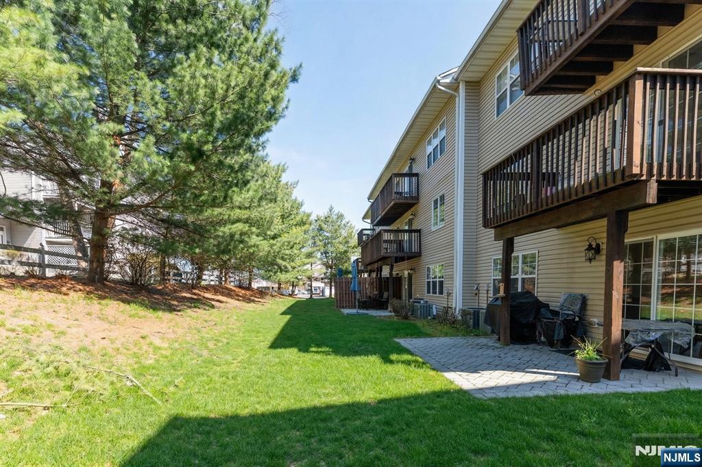 30 Mountain Avenue 11