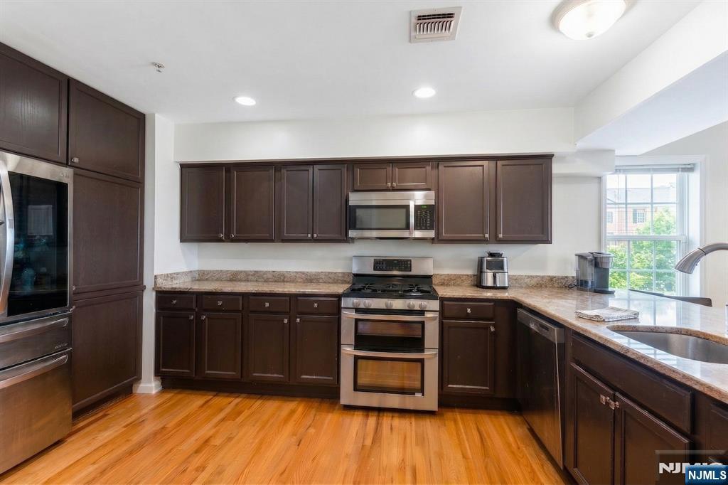 30 Mountain Avenue 11