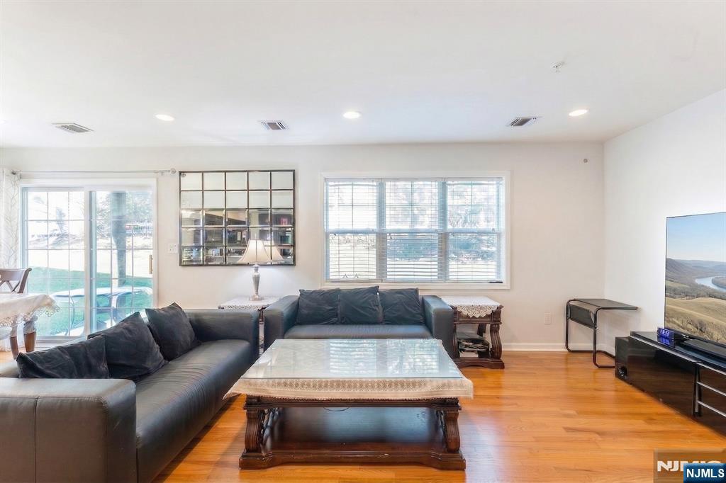30 Mountain Avenue 11
