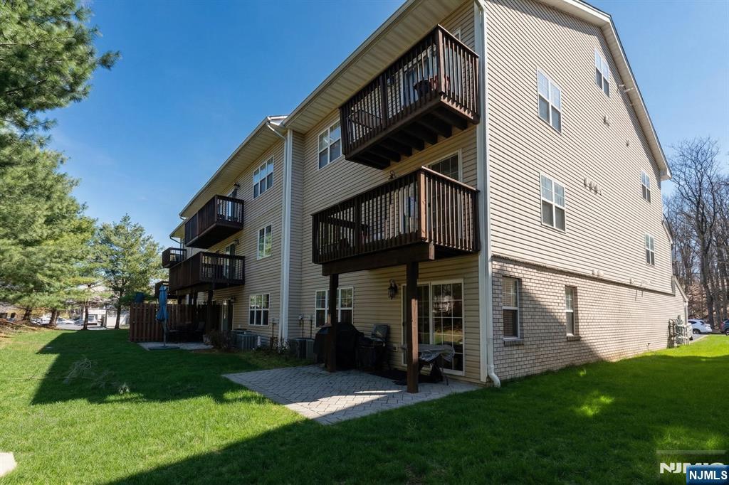 30 Mountain Avenue 11