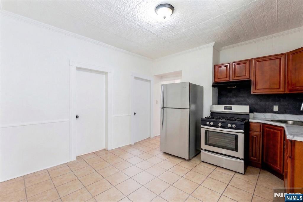76 4th Street