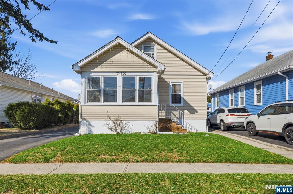7-13 Henderson Boulevard