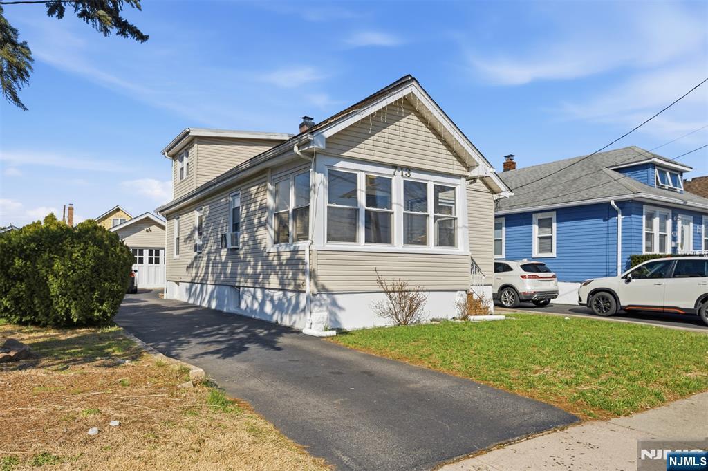 7-13 Henderson Boulevard