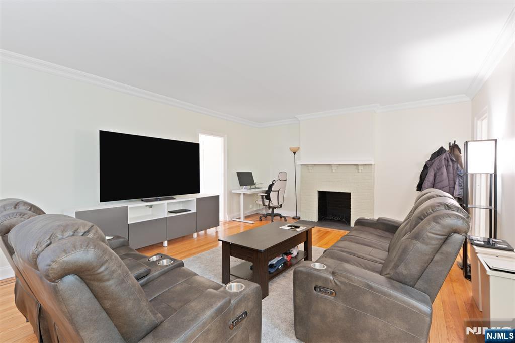 100 E Palisade Avenue B22