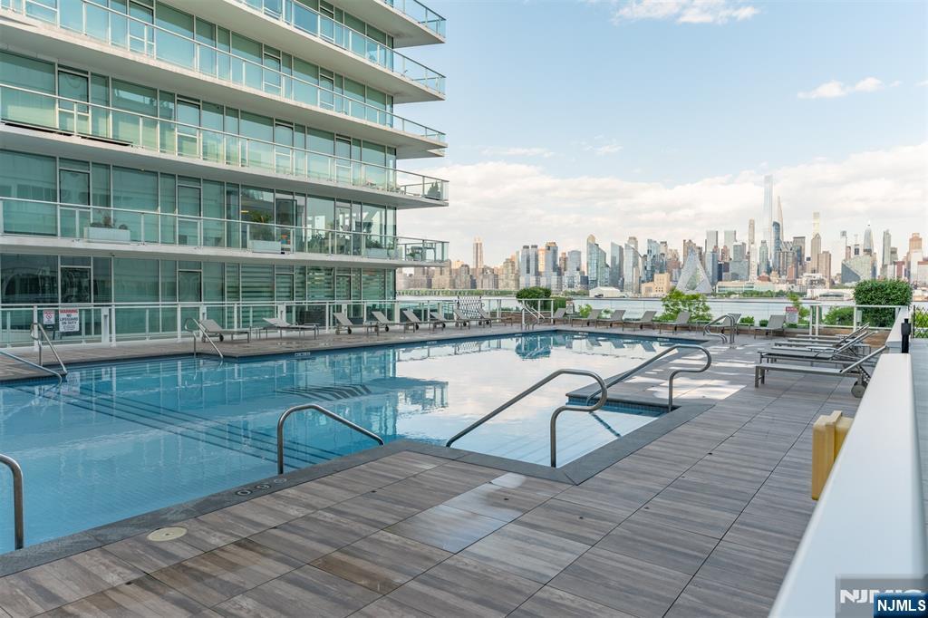 800 Ave At Port Imperial Boulevard 920