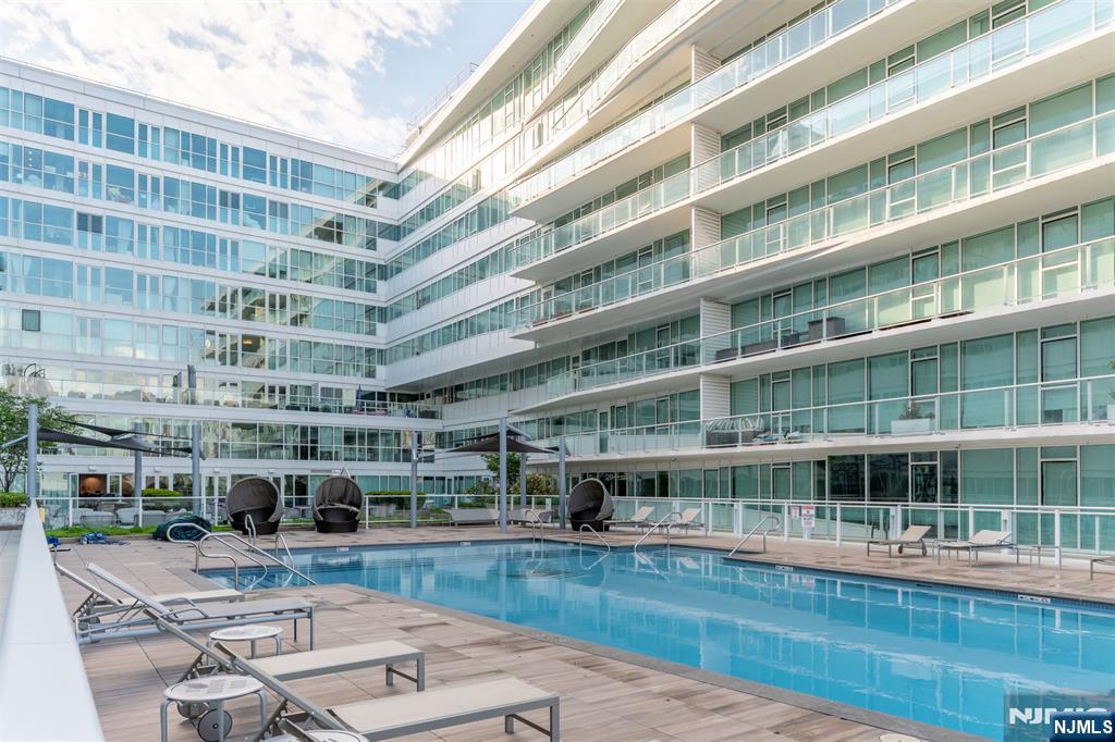 800 Ave At Port Imperial Boulevard 920