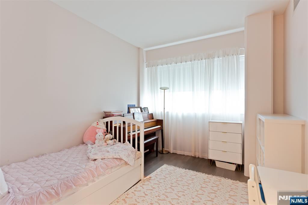 800 Ave At Port Imperial Boulevard 920