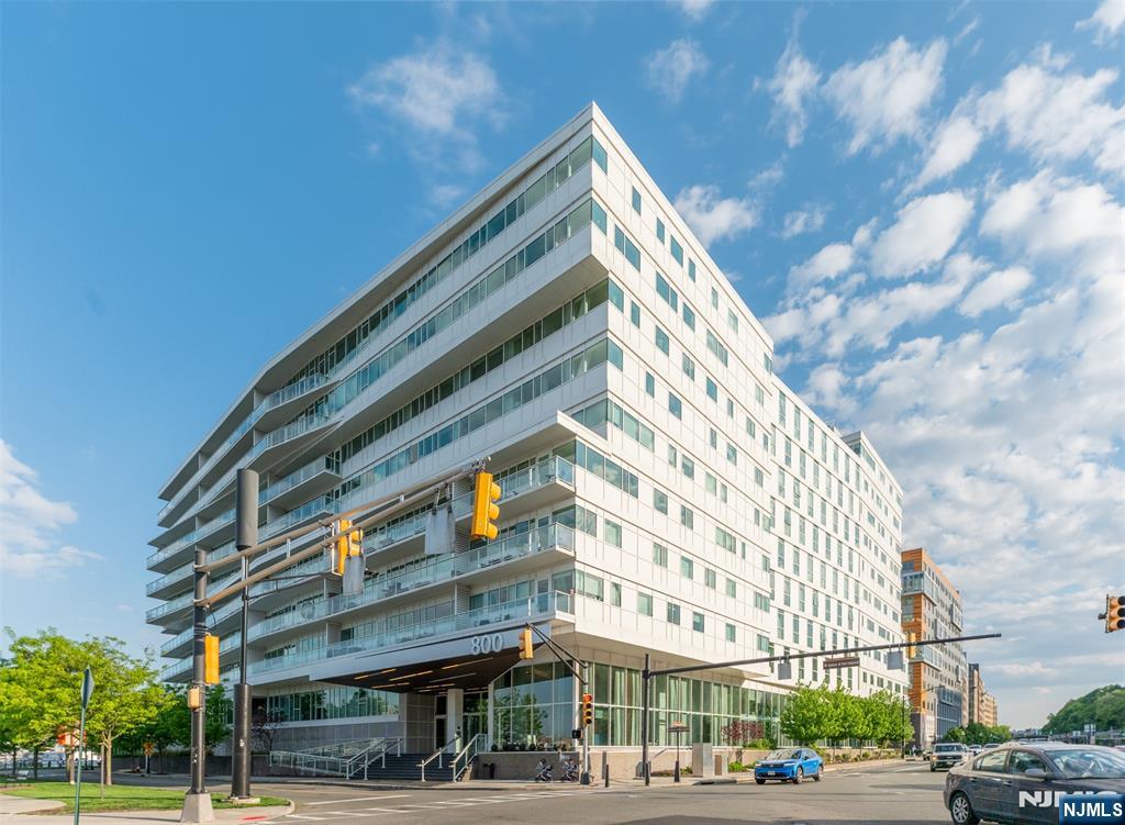 800 Ave At Port Imperial Boulevard 920