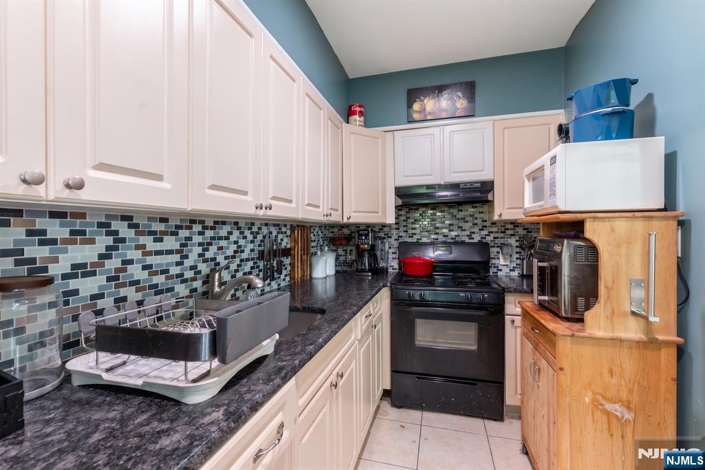 140A Clendenny Avenue