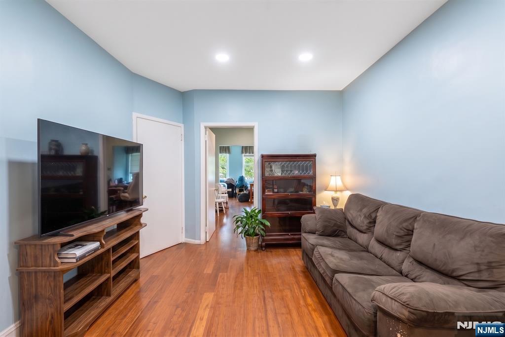 140A Clendenny Avenue
